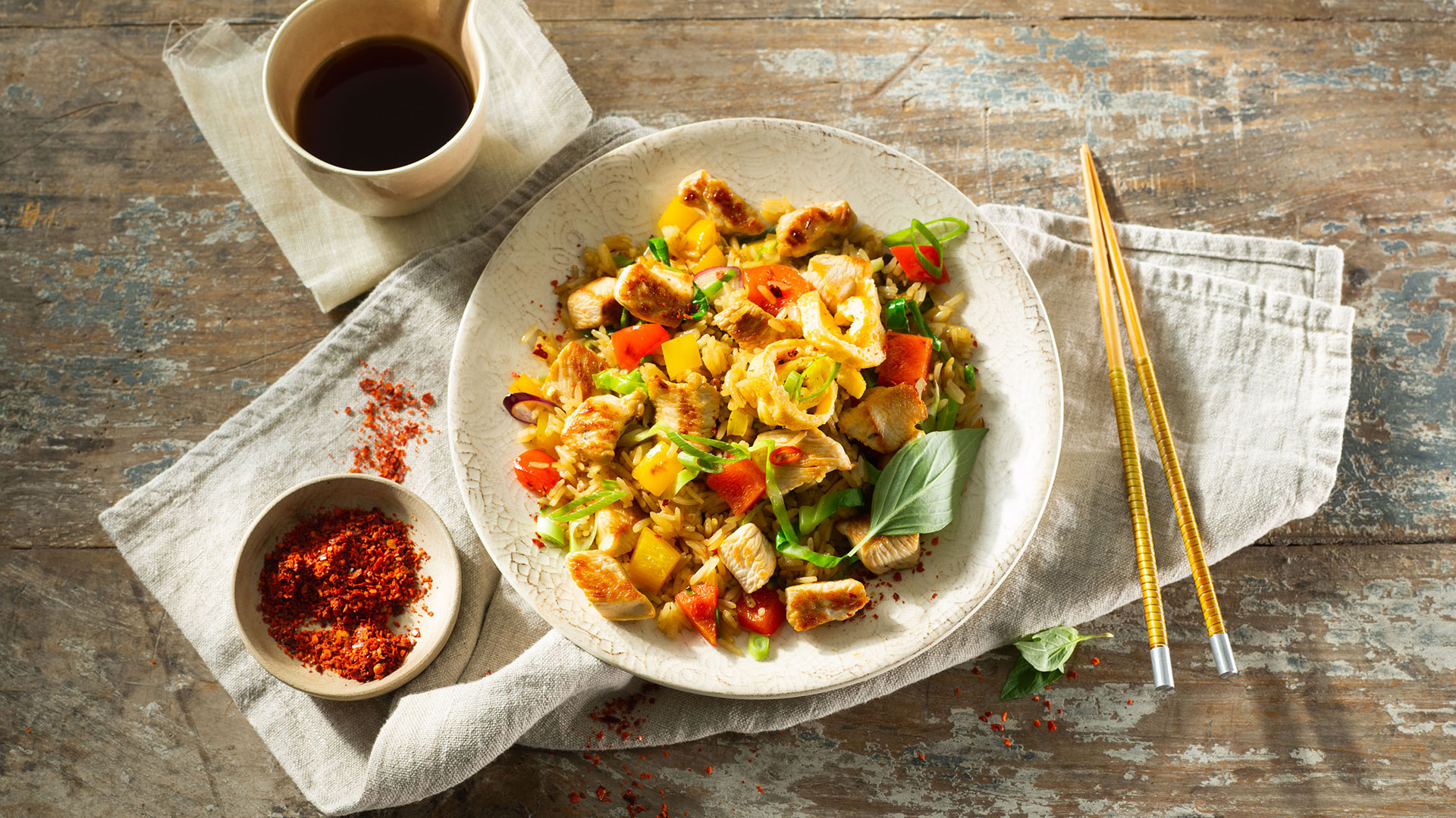 Putenfilet mit Bratreis, Paprika und Spitzkohl - Süddeutsche Truthahn AG