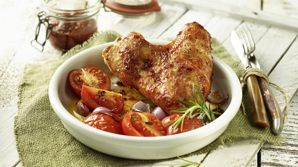 Barbecue-Putenflügel mit gegrillten Eiertomaten - Süddeutsche Truthahn AG